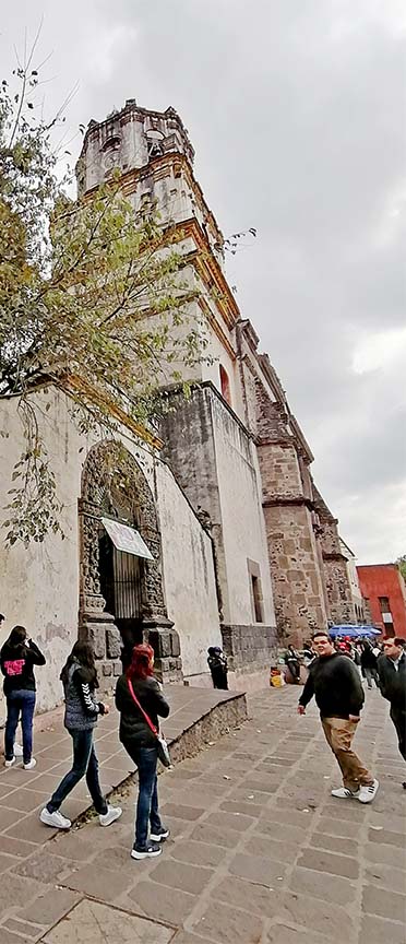 Fachada del templo de San Juan Bautista en Coyoacán