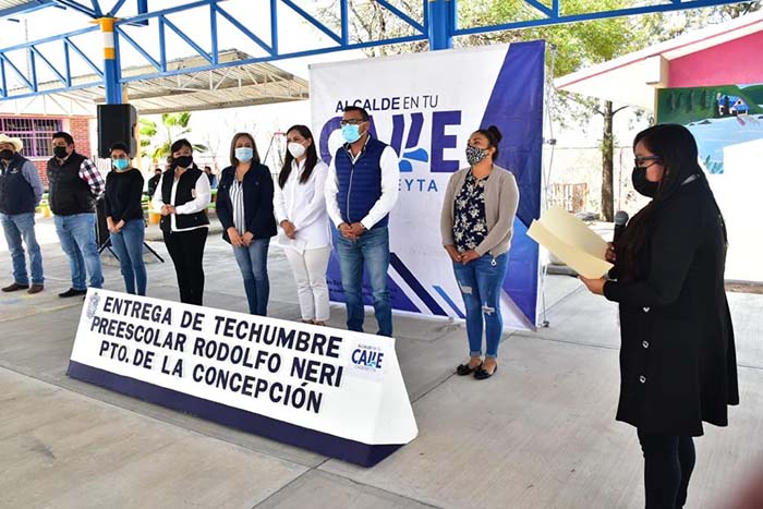 Entrega obras el alcalde de Cadereyta en diversas localidades