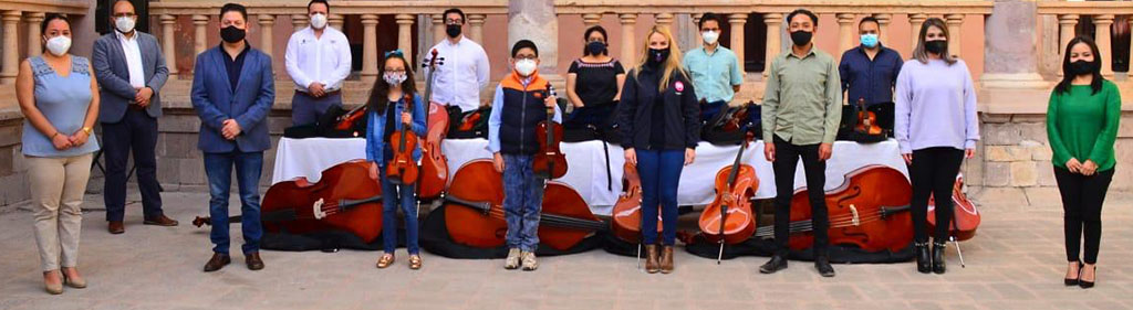 Entrega de instrumentos a Orquesta en Cadereyta