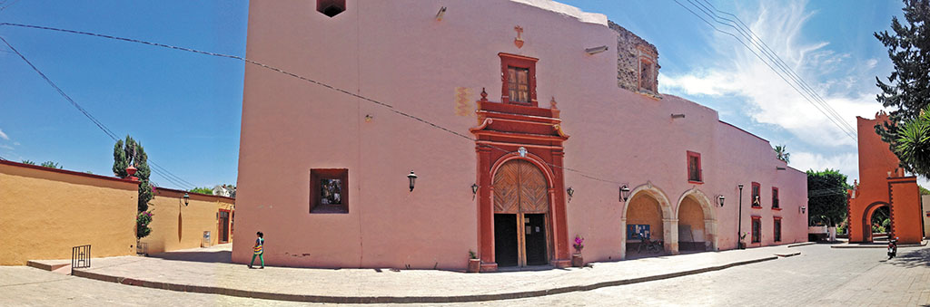 Fachada del Templo de San Pedro en Tolimán