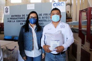 Entrega de apoyos al campo con Lety Rubio