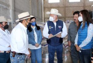 Entrega de apoyos al campo con Lety Rubio
