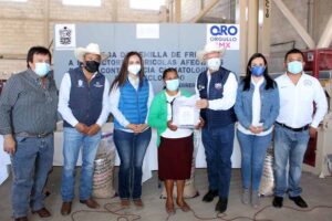 Entrega de apoyos al campo con Lety Rubio