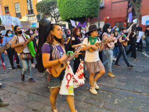 Con destrozos y vandalismo terminaron “los festejos”  del día internacional de la mujer en Querétaro