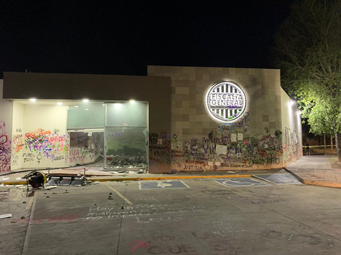 Vandalizan instalaciones de la Fiscalía en Querétaro