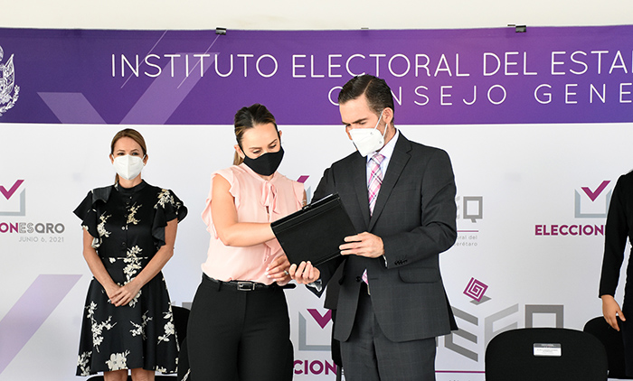 Raquel Ruiz de Santiago como Candidata a la Gubernatura del Estado de Querétaro por el Partido de la Revolución Democrática.