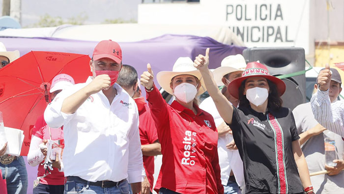 La candidata a diputada federal por el PRI Rosita Olvera, acompañó a las candidatas Iliana Montes en Arroyo Seco; Karina Careaga, en Jalpan de Serra; Isidro Garay, en Pinal de Amoles; Manuel Montes, de Colón y Carlota Ledesma, en Cadereyta de Montes, todos ellos, candidatos a las presidencias municipales de su partido. En el contexto de estos eventos de arranque de campaña, la candidata tricolor a la diputación por el Primer Distrito, compartió con sus compañeras de partido la oportunidad de escuchar a la ciudadanía y sus diversas preocupaciones: el acceso al agua, mayor seguridad pública, mejores oportunidades laborales, reactivación económica post-pandemia y educación de calidad para niños y jóvenes, son el común denominador del Distrito; ante esto, la aspirante a la diputación federal se comprometió a trabajar desde la Cámara Baja para mejorar las condiciones en todos estos temas. La candidata a la gubernatura del estado, Abigail Arredondo Ramos estuvo presente junto con la candidata a diputada, en todos los eventos de inicio de campaña.