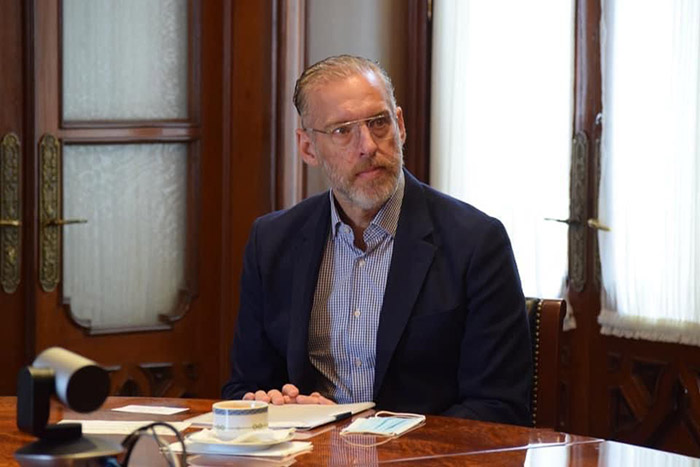 Mauricio Kuri anuncia titular de sedesu y designa directora del IVEQ