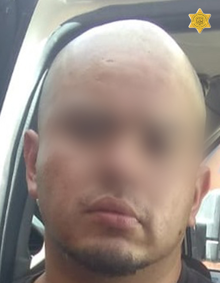 Detiene SSPMQ a dos sujetos a bordo de vehículo robado