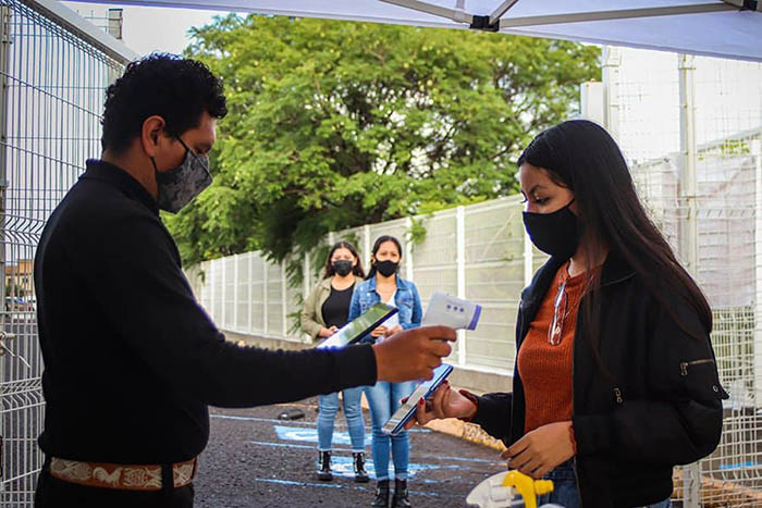 Regresan a las aulas estudiantes de la UTSJR