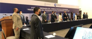 Presidente municipal de Cadereyta Miguel Martínez asiste a la primera sesión ordinaria del consejo estatal de seguridad