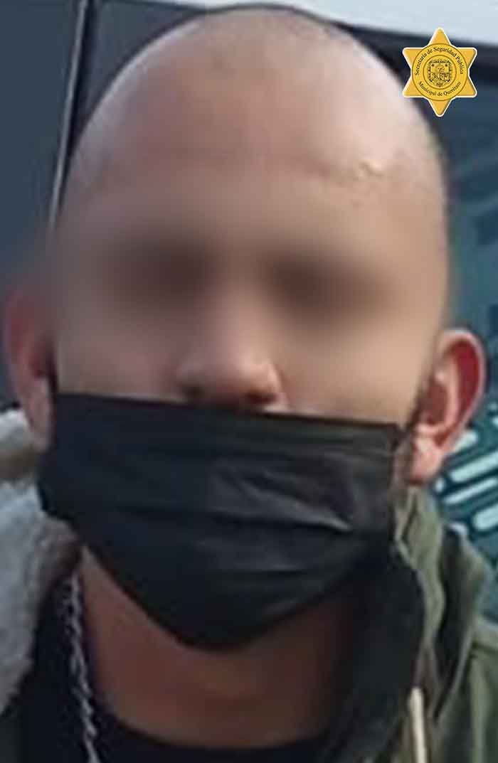 Policías municipales aprehenden a cuatro personas que causaron daños