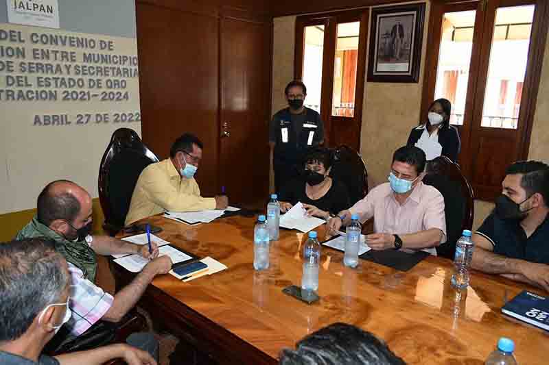 Secretaría de Salud y municipio de Jalpan firman acuerdos para la protección contra riesgos sanitarios