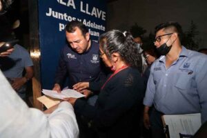 Roberto Cabrera sostiene encuentro con ciudadanos de seis comunidades de San Juan del Río