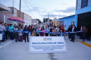 La alcaldesa municipal, Lupita Pérez Montes realizó la entrega de la calle “Vicente Guerrero” en el barrio "La Presa”.