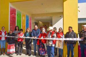 Presidente René Mejía reinaugura el centro de día del adulto mayor en Amealco.