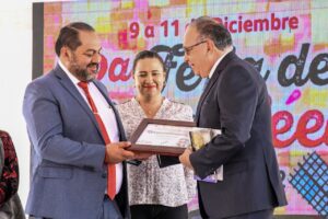Presidente René Mejía impulsa la educación y el turismo, inaugura la 2da Feria del Libro “Léele” Amealco 2022.