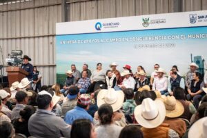 Entregan SEDEA y municipio de San Juan del Río apoyos por casi 10 mdp a productores del campo