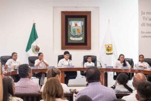 Niñas y niños del Ayuntamiento de San Juan del Río realizan sesión de Cabildo