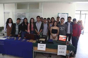 Concluyen estudiantes del CECyTEQ Bachillerato Preuniversitario