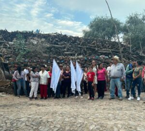 Dan el banderazo de arranque de obra en la localidad de “Las Rosas” en donde llevaban varios años sin ser atendidos.