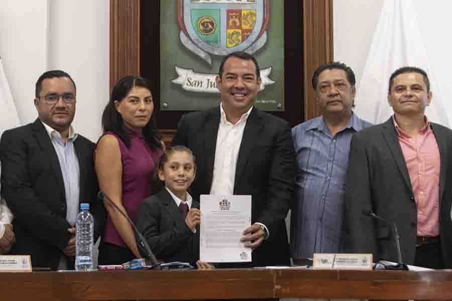 Entregan Declaratoria del 12º Parlamento de las Niñas y Niños de México