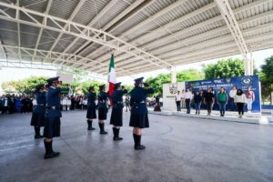 Autoridades municipales realizan honores a la Bandera en primaria de San Isidro Autoridades municipales realizan honores a la Bandera en primaria de San Isidro
