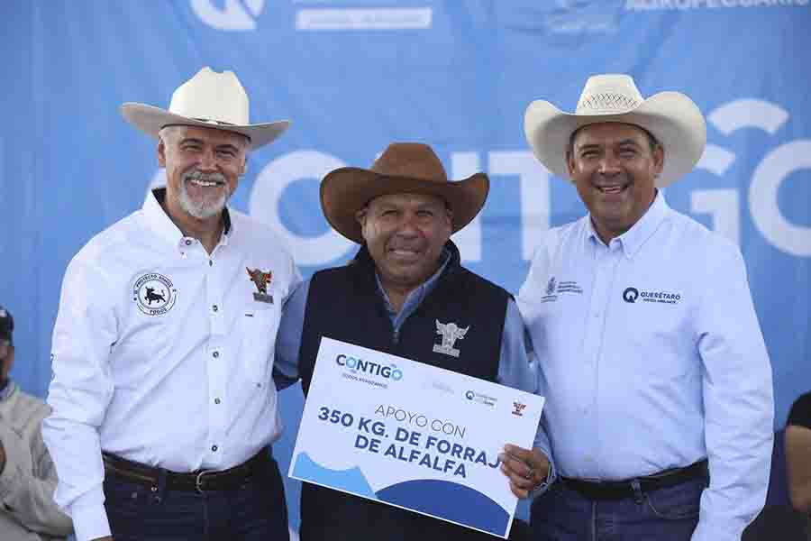 SEDEA apoya con pacas de forraje a ovinocultores y caprinocultores