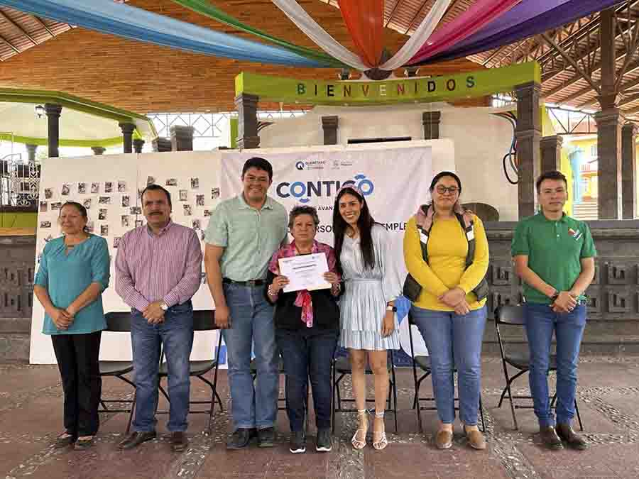 Capacita ST a mujeres en Cadereyta y San Joaquín