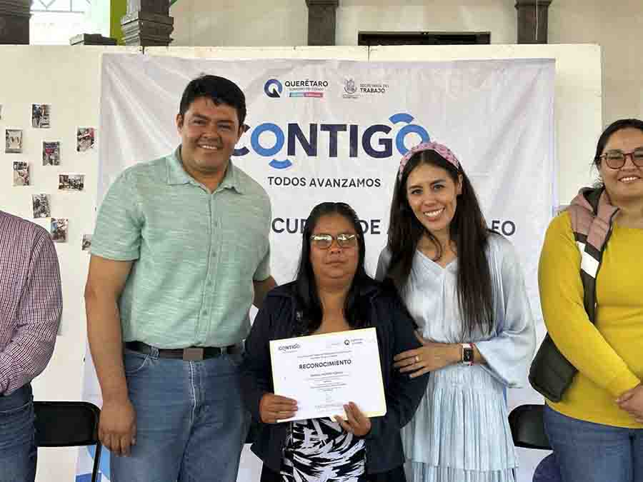 Capacita ST a mujeres en Cadereyta y San Joaquín