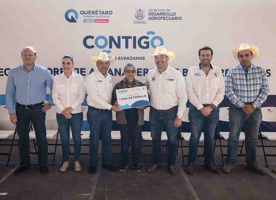 En equipo, SEDEA y municipio de San Juan del Río entregan 130 toneladas de forraje