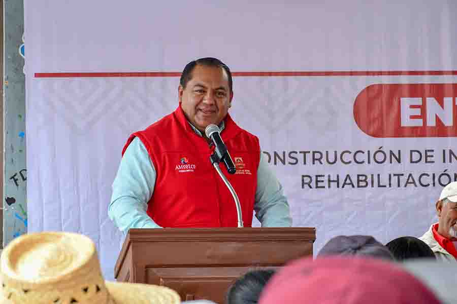 Alcalde René Mejía entrega micro invernaderos y rehabilitación de bordos por alrededor de 4 millones de pesos.