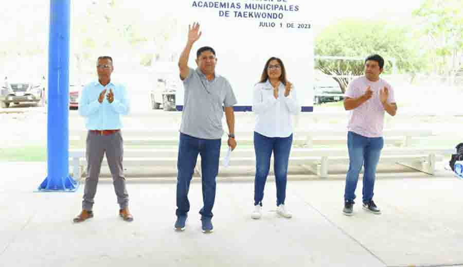 Conmina Miguel Martínez a taekwondoines a cumplir sus sueños a través de la práctica del deporte