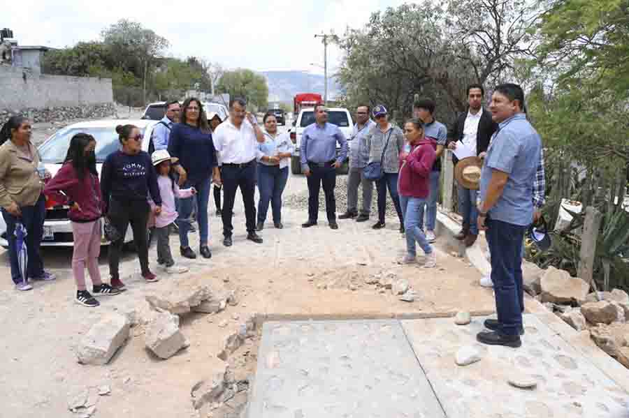 MIGUEL MARTÍNEZ ENCABEZA ENTREGA Y ARRANQUE DE OBRAS