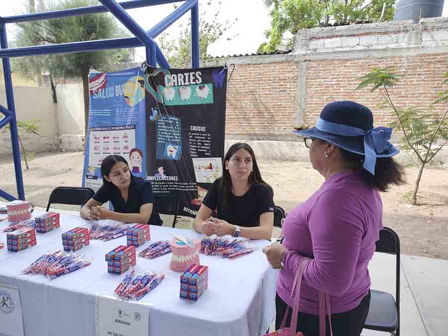 Acerca SESA servicios de salud a El Paraíso, municipio de El Marqués