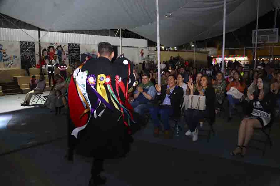 Llama Miguel Martínez a fortalecer costumbres y tradiciones ancestrales