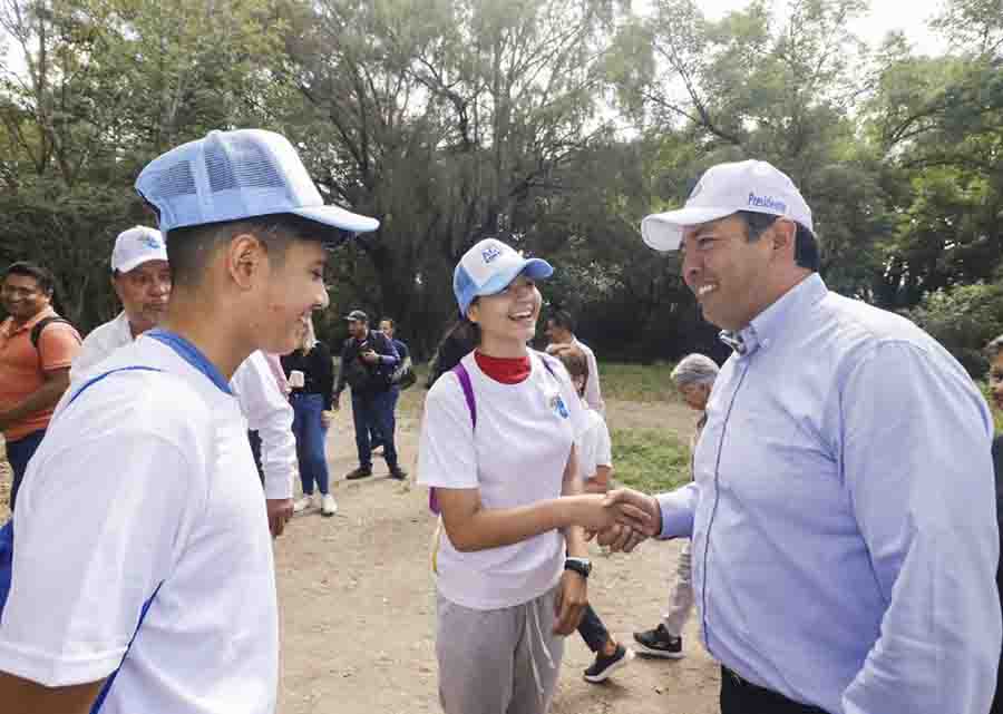 Llama Roberto Cabrera a asistentes a curso JAPAM-CONAGUA a ser guardianes de San Juan del Río