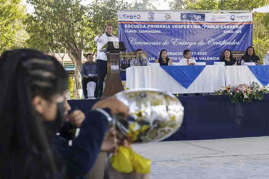 Reconocen a Roberto Cabrera por su labor al frente de la Presidencia Municipal de San Juan del Río