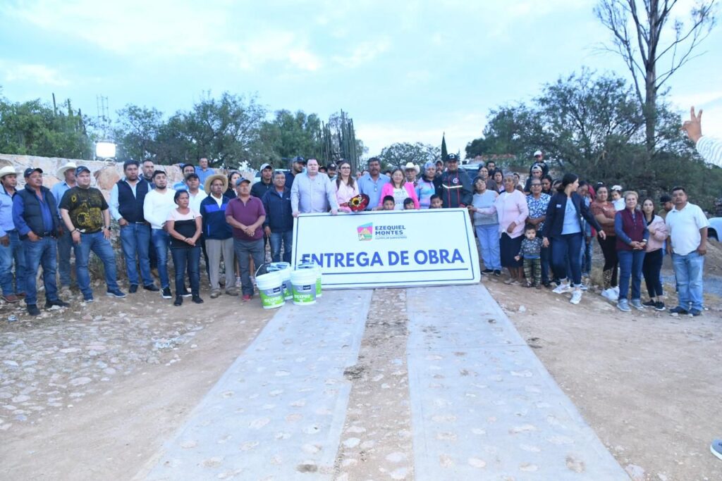 Lupita Pérez entrega obra en su municipio