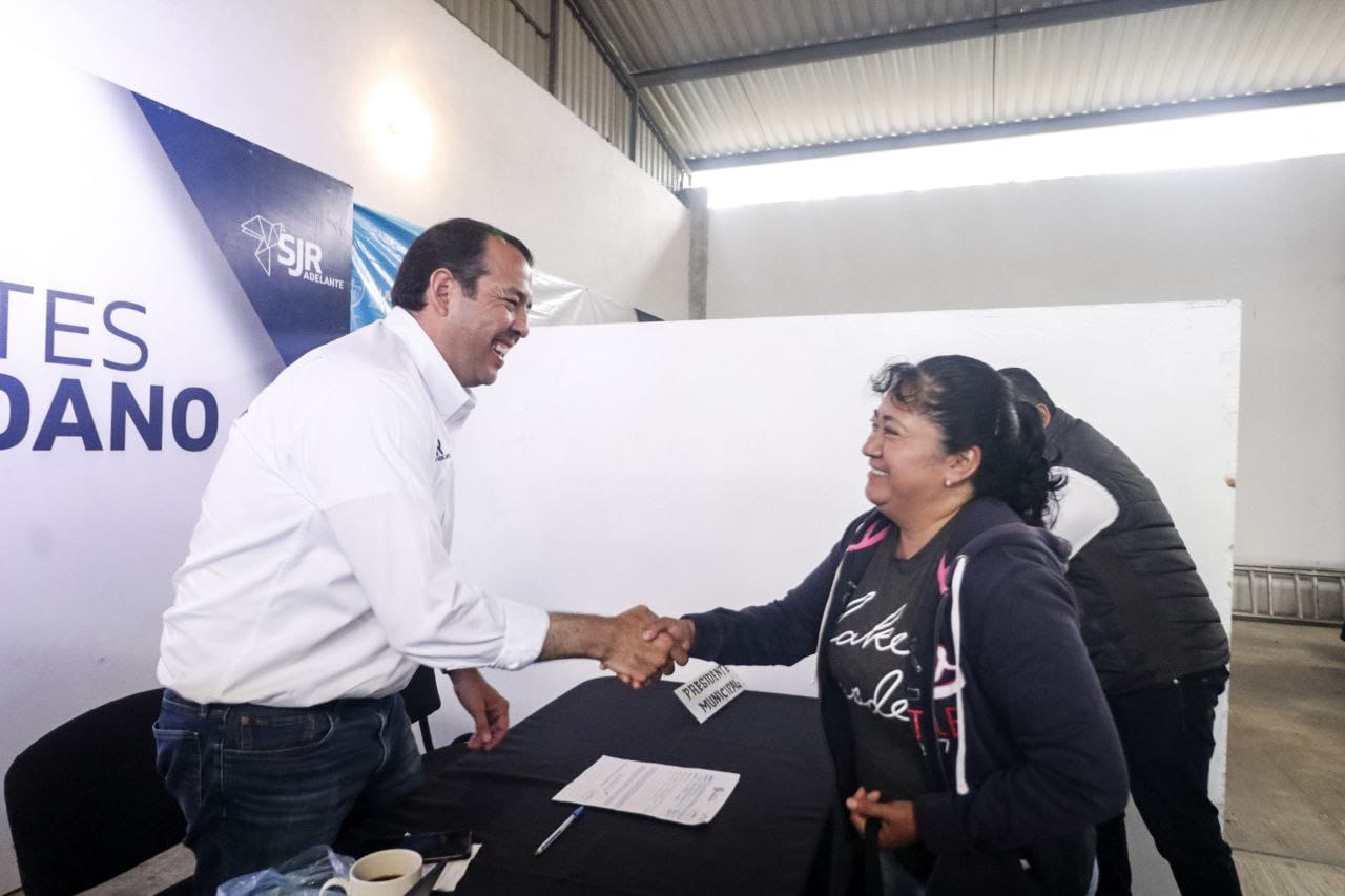 Programa Martes Ciudadano atiende a habitantes de Laguna de Vaquerías
