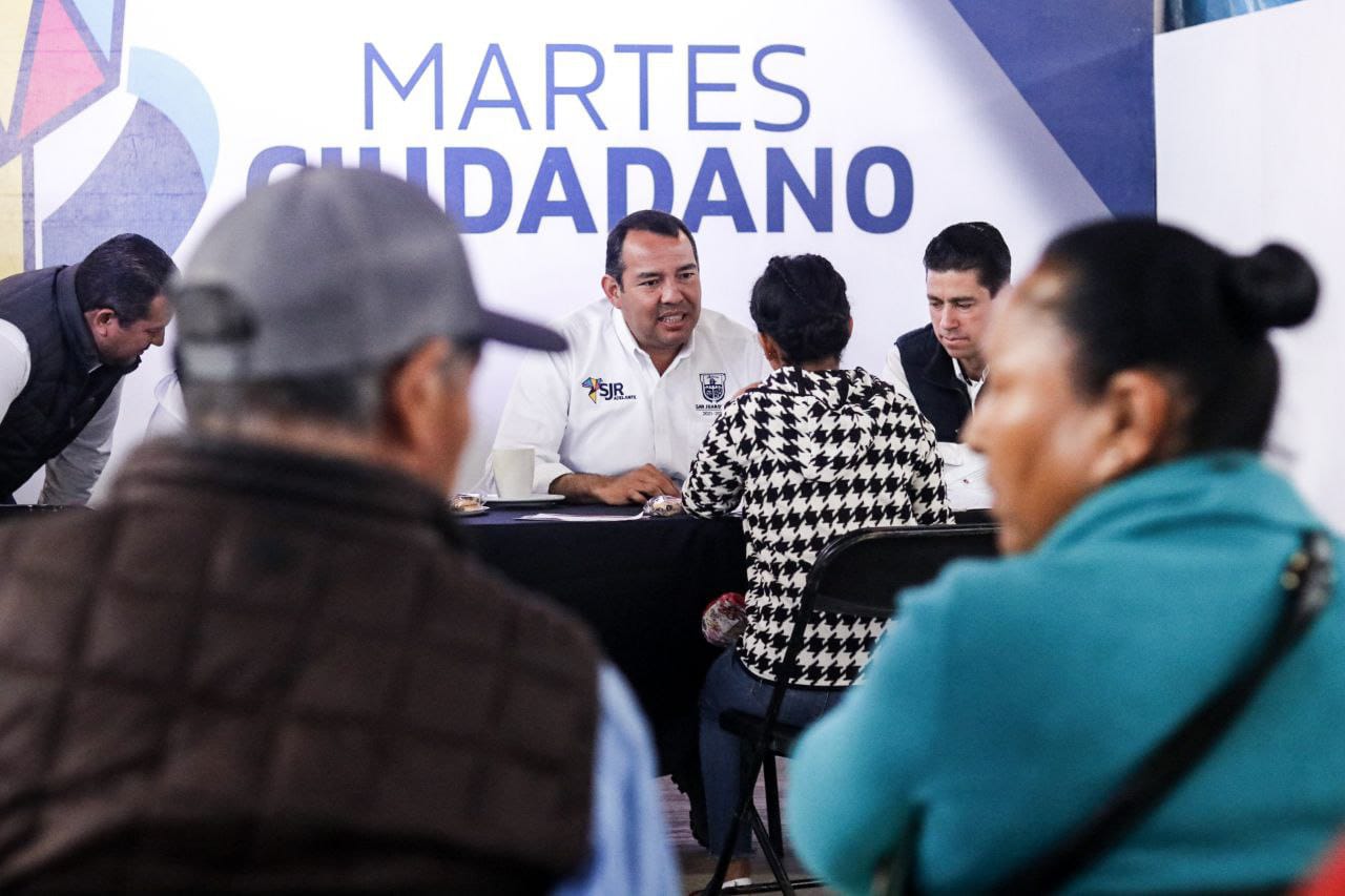 Programa Martes Ciudadano atiende a habitantes de Laguna de Vaquerías
