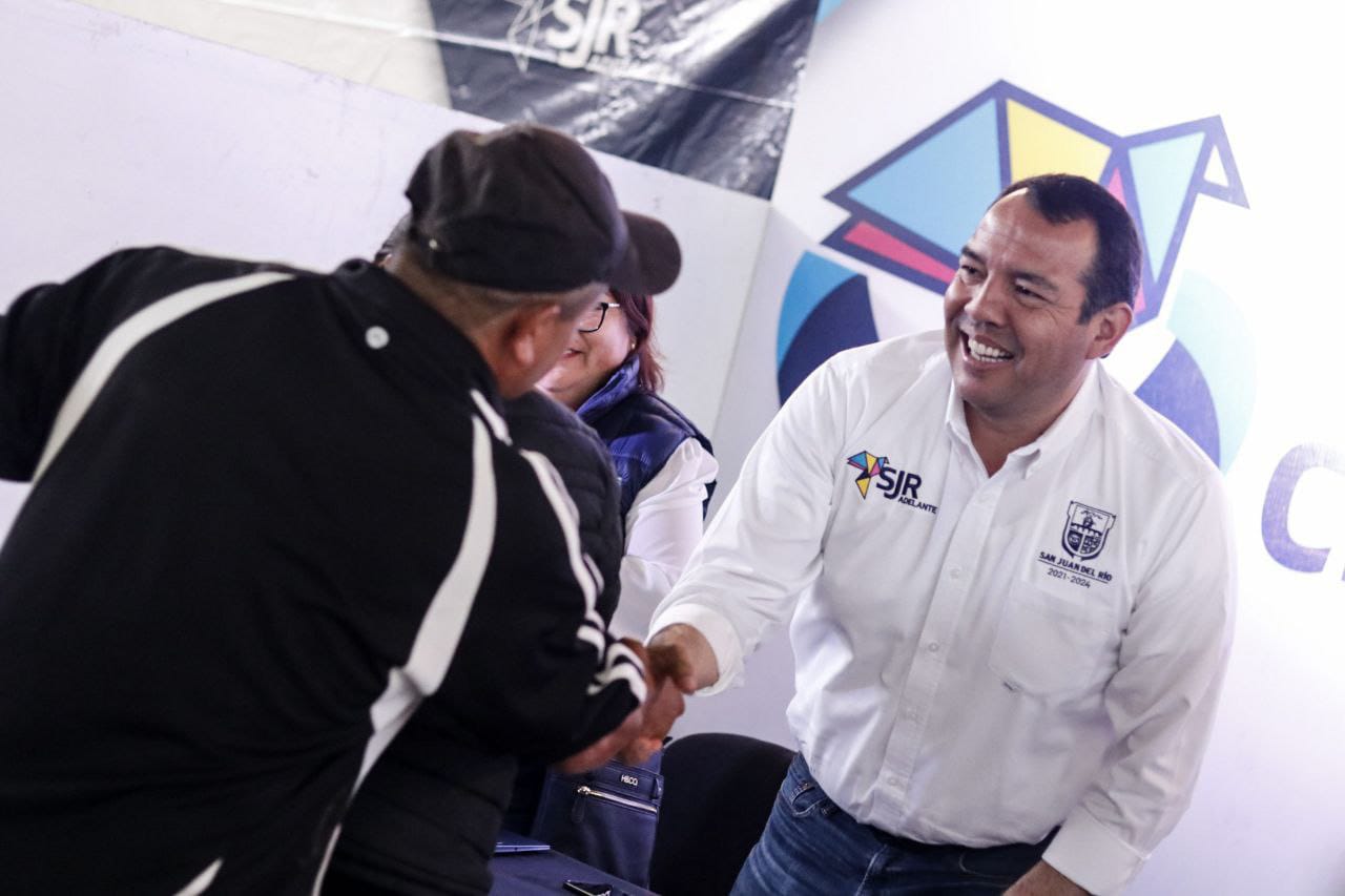 Programa Martes Ciudadano atiende a habitantes de Laguna de Vaquerías
