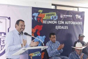 Arranca Roberto Cabrera entrega de apoyos mensuales a autoridades ejidales