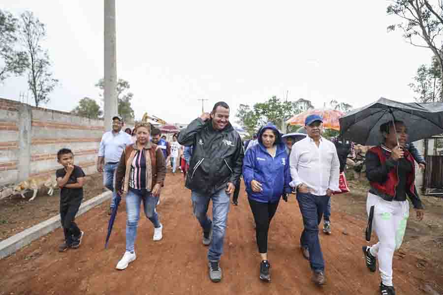 Roberto Cabrera entrega y pone en marcha rehabilitación de calles en San Pablo Potrerillos