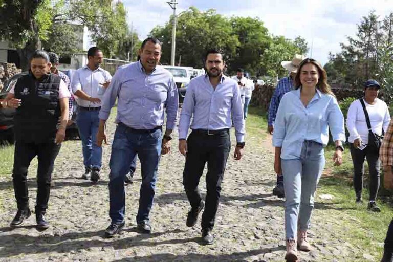 Entrega SEDESOQ apoyos ante contingencias climatológicas en San Juan del Río y Amealco