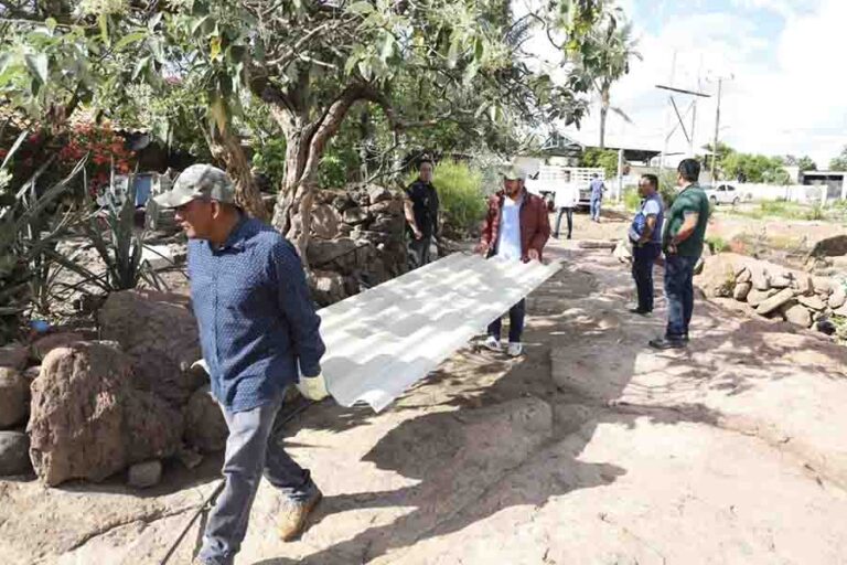 Entrega SEDESOQ apoyos ante contingencias climatológicas en San Juan del Río y Amealco