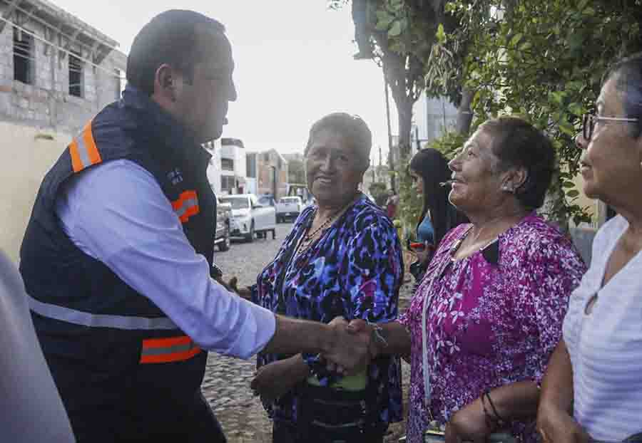 Roberto Cabrera supervisa avances de obras en las colonias Fátima y Nuevo San Juan