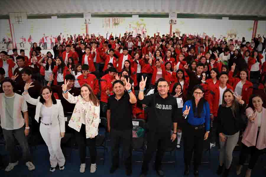 Encabeza Miguel Martínez Ser tranquilidad, ser SEJUVE en COBAQ 5 Cadereyta