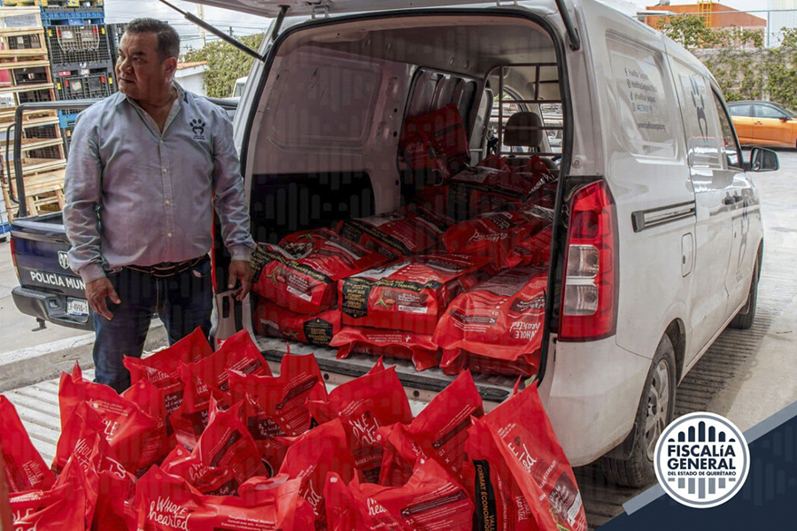 Fiscalía dona alimento para perros, que fueron decomisados