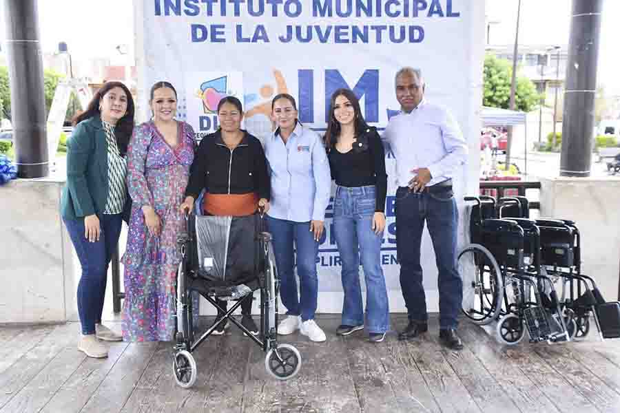 Inauguran el bazar “Jóvenes emprendedores” en Ezequiel Montes.